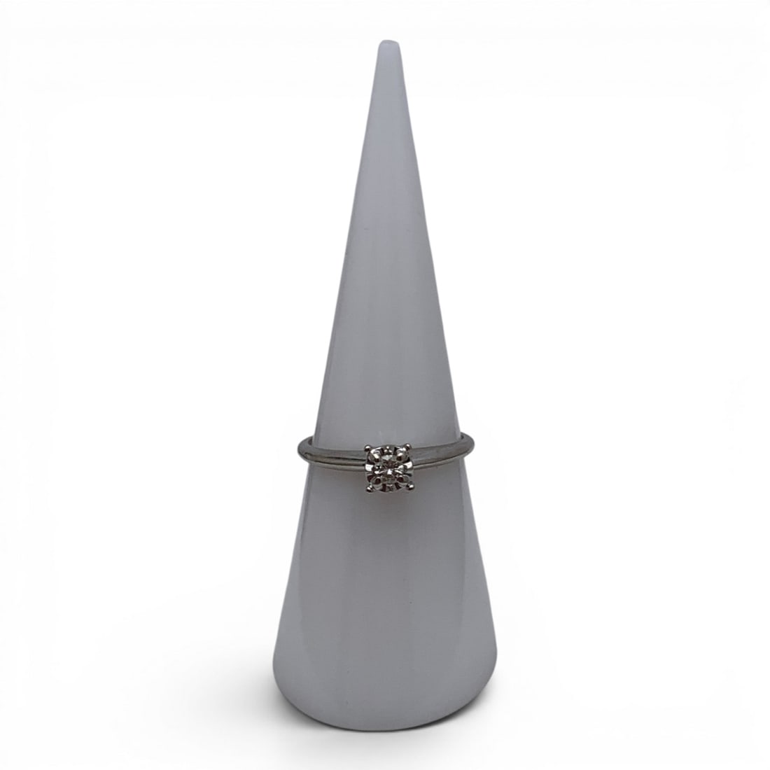 14k White Gold & Solitaire Diamond Ring - 8