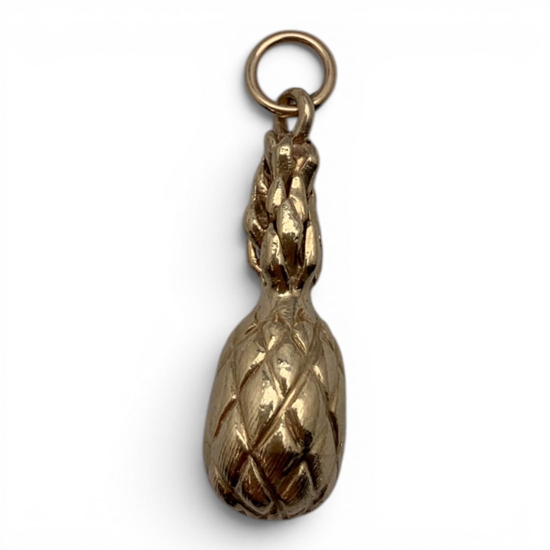 Vintage 14k Yellow Gold Pineapple Pendant: Vintage 14k Yellow Gold Textured Pineapple Pendant Marked: 14k - 1 1/8" Long - 2.5 Dwt