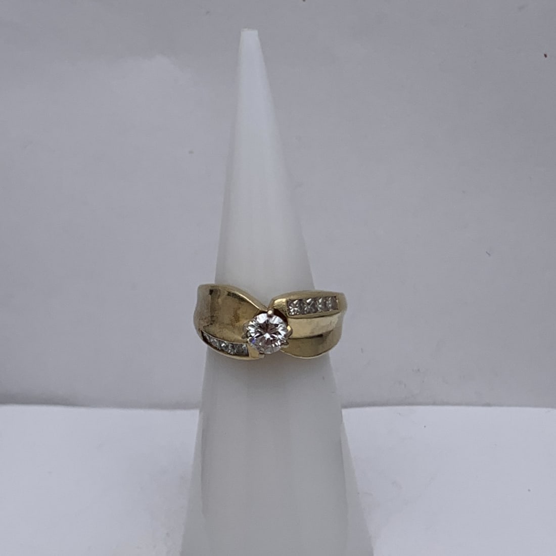 14k Yellow Gold & Diamond Ring - 7