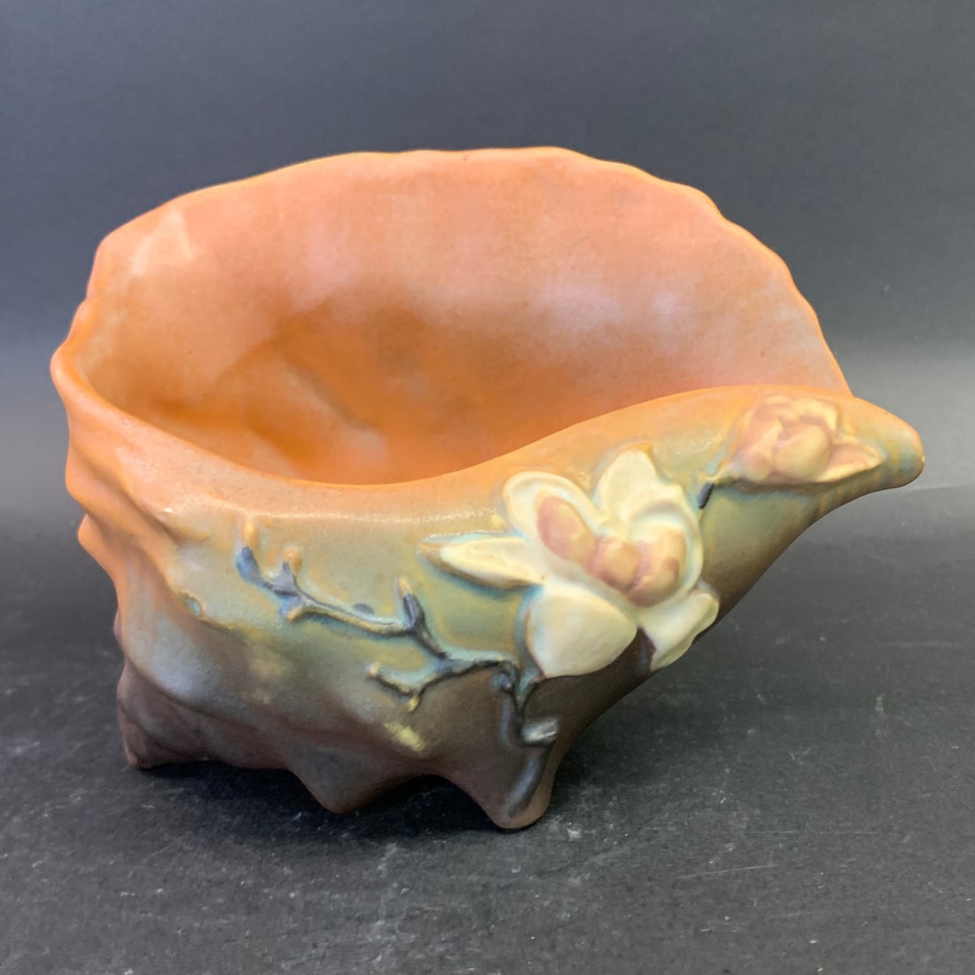 Vintage Roseville Magnolia Pottery Conch Planter (1 of 10)