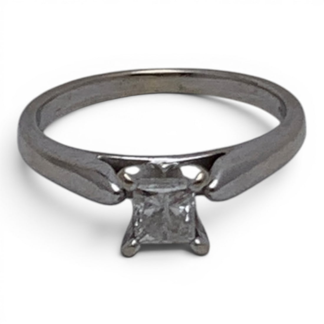 14k White Gold & Solitaire Diamond Ring: 14k White Gold Ring Featuring 1 Solitaire Princess Cut Diamond Approx. 0.43ct Marked: 14k - Size 5 - 1.7 DwtDiamond Shows InclusionGemstones Tested With Presidium Gem Tester Il - Berners Does Not Guar