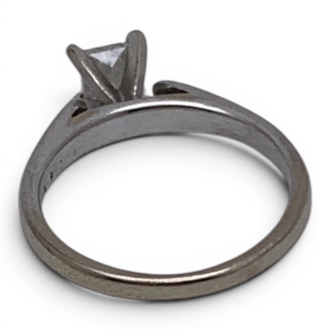 14k White Gold & Solitaire Diamond Ring - 4