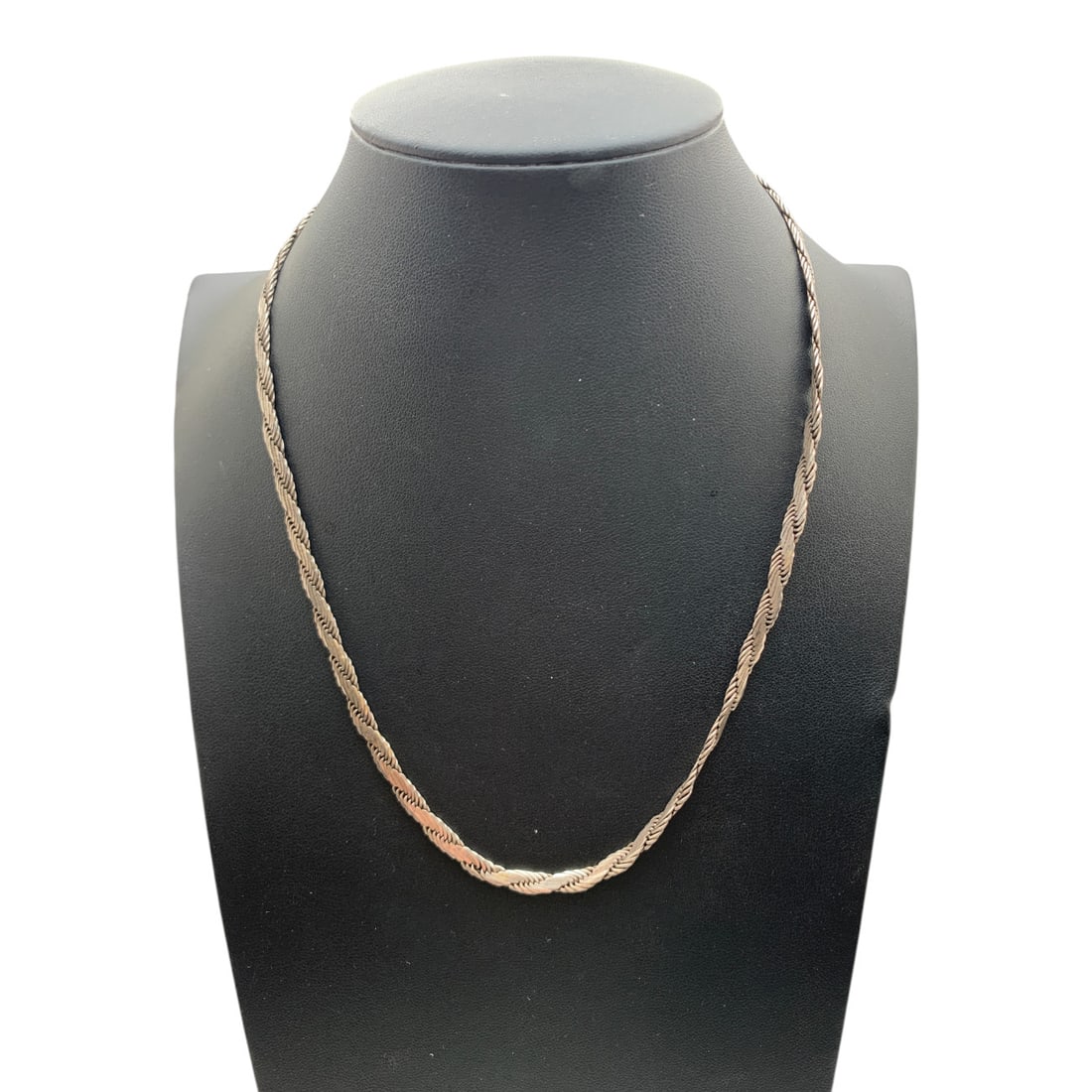 Sterling Silver Italian Necklace: Sterling Silver Italian Necklace With A Magnetic ClaspMarked 925 - 18 1/2" Long - 16.4 Grams