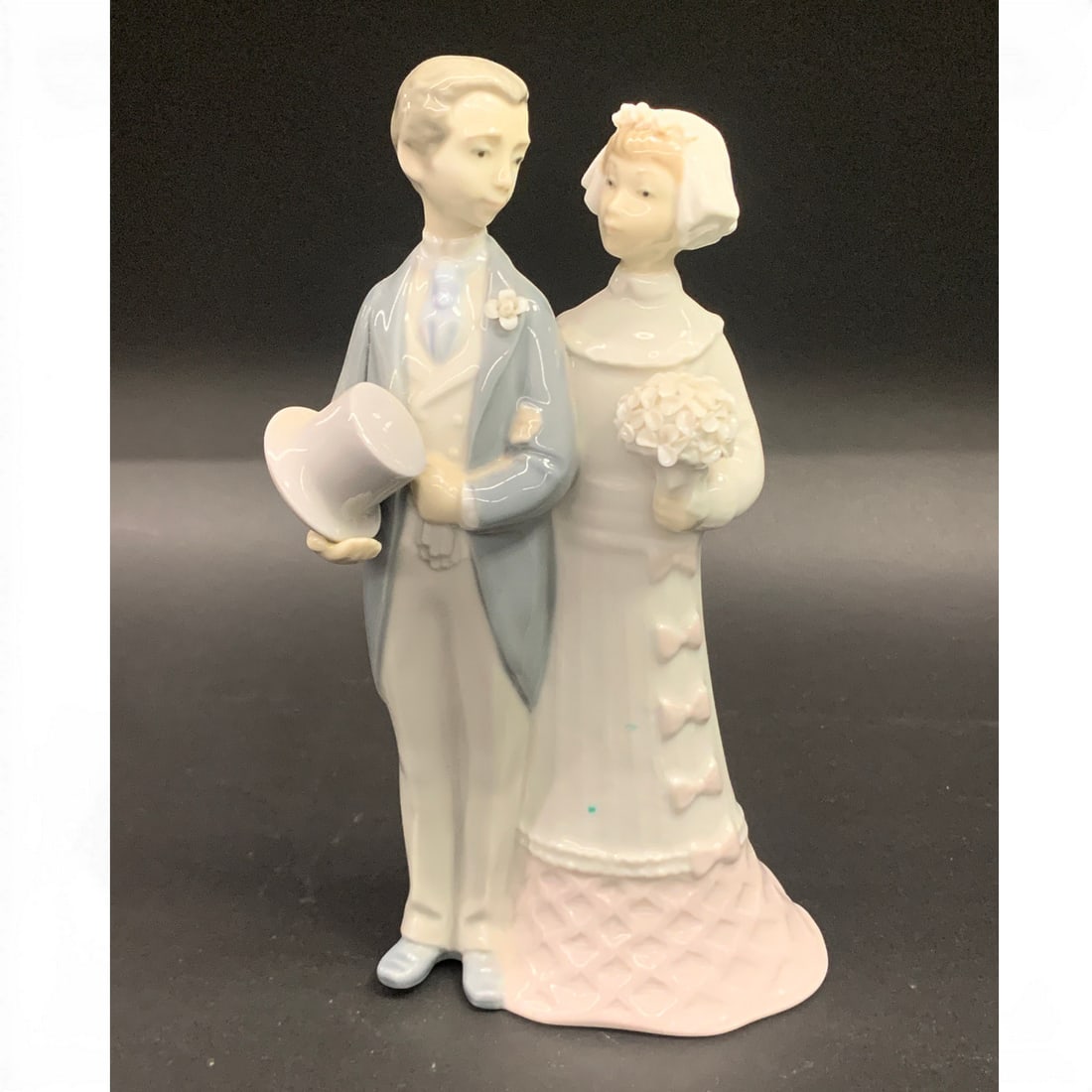 Lladro Fine Porcelain Wedding Figurine (1 of 9)