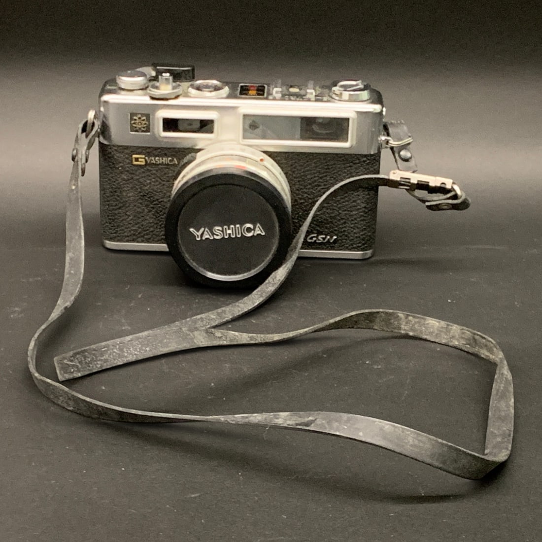 Vintage Yashica Electro 35 Gsn Camera - 2
