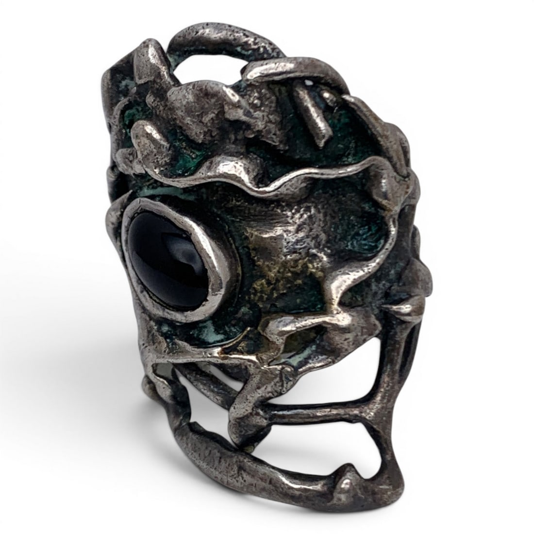 Silver Ring With Black Cabochon Stone: Silver Ring With Black Cabochon Stone Tests Silver - Size 6 - 15.6 Grams