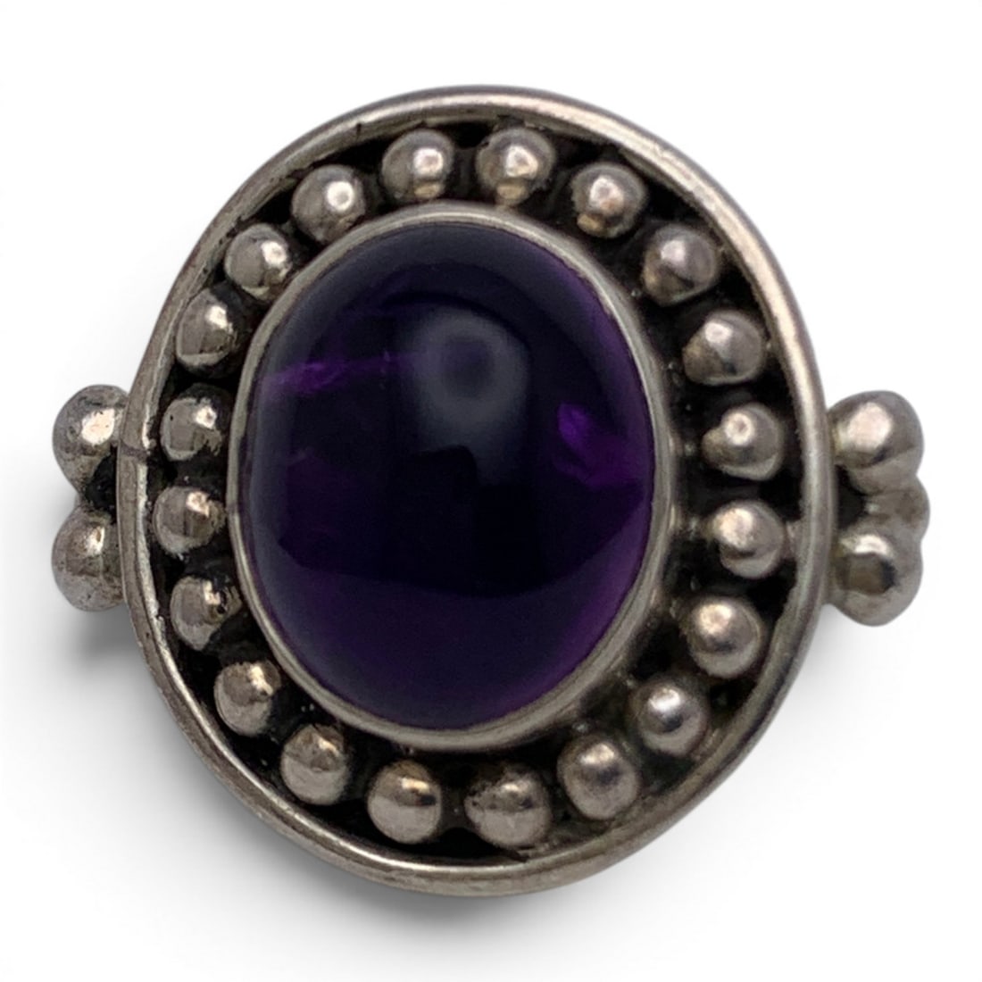 Silver & Clear Purple Cabochon Ring: Silver Rign Featuring A Clear Purple Cabochon Gemstone Tests Silver - Size 8 - 8.3 Grams