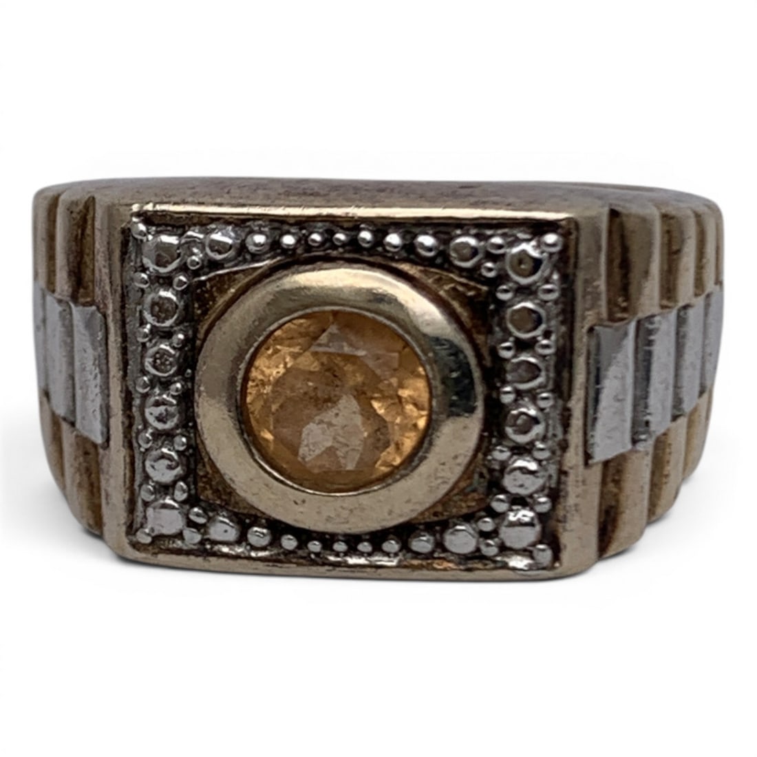 Sterling Silver & Yellow Stone Ring: Sterling Silver Ring Featuring A Textured Band Design & A Yellow Faceted Stone Marked 925 - Size 10 - 10.1 Grams