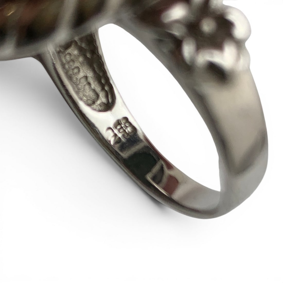 Sterling Silver & Large Green Stone Ring - 7