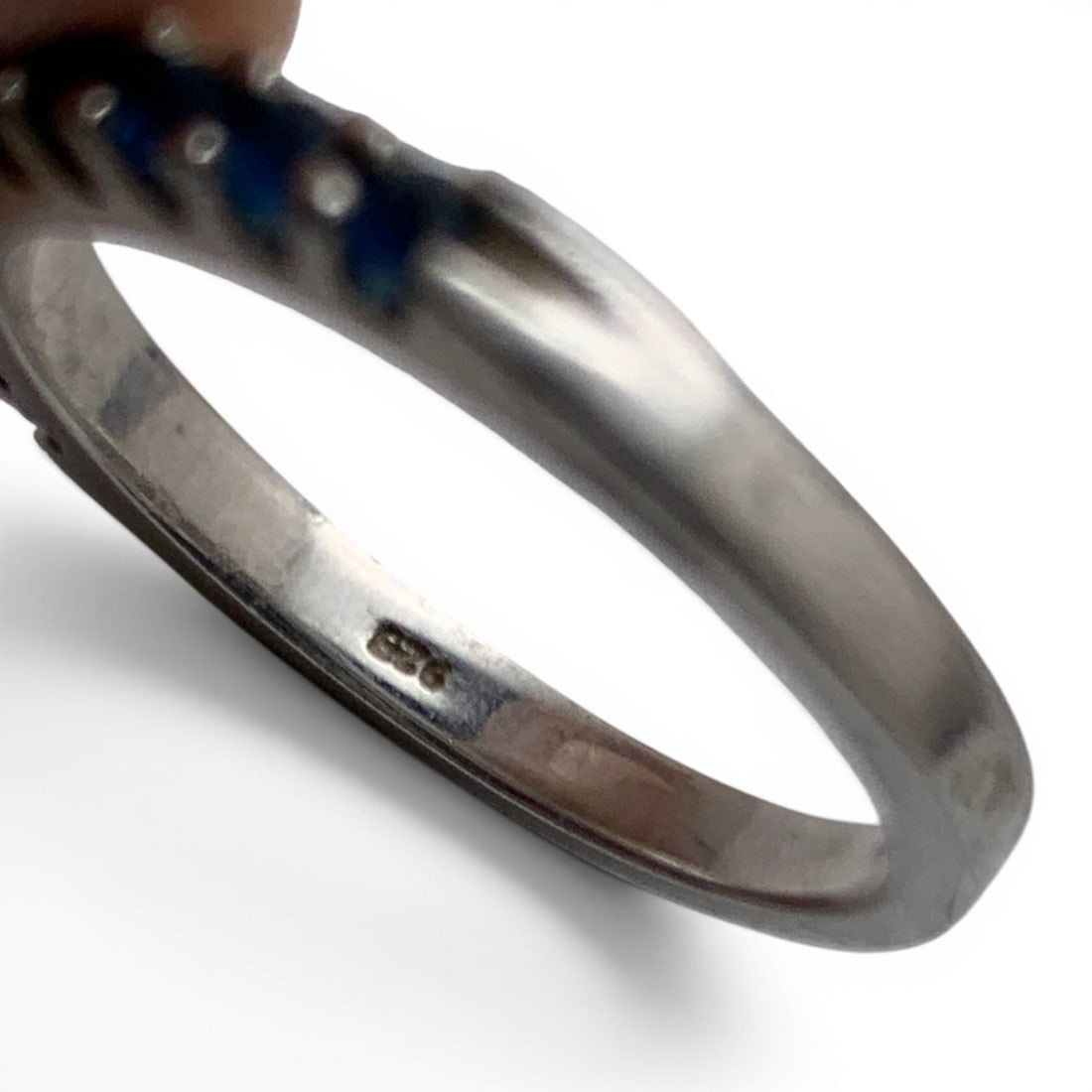 Sterling Silver & Blue Stone Ring - 7