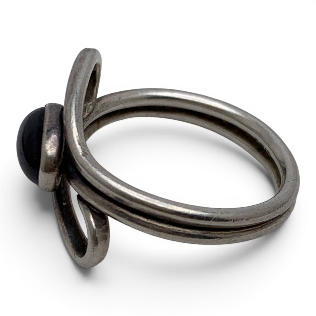 Sterling Silver & Red Stone Ring - 5