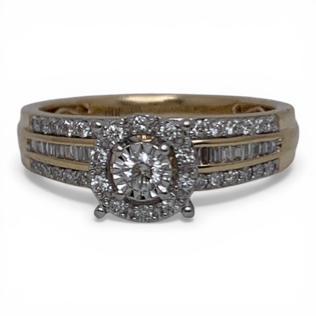 Vintage Ladies 14k Gold & Diamond Engagement Ring: Vintage 14k Yellow Gold & Diamond Engagement Ring Featuring A Halo Design With A Solitaire Center Stone. This Engagement Ring Includes 1 Approx. .07ct Round Cut Center Diamond Surrounded By A Halo Of