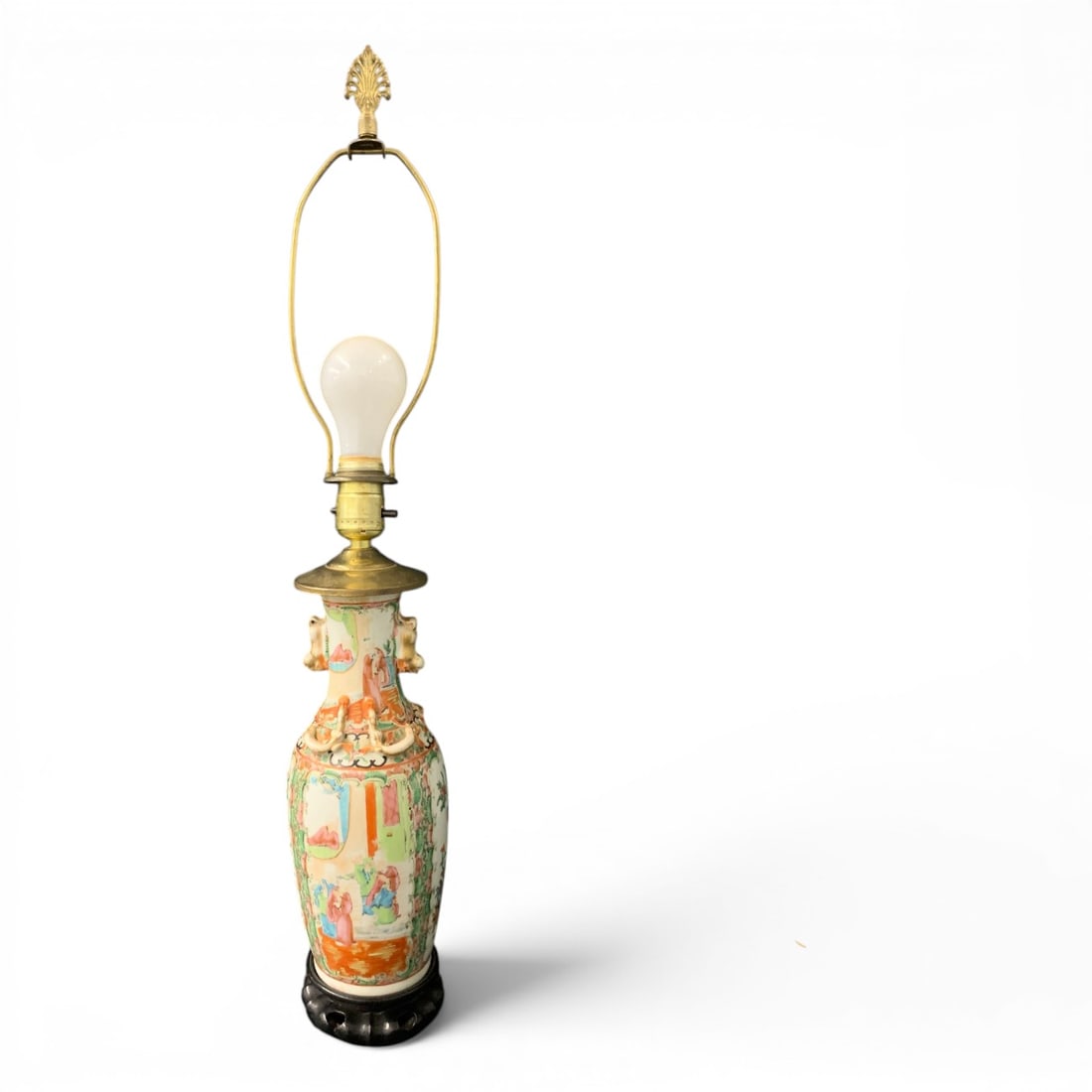 Antique Rose Medallion Porcelain Lamp (1 of 15)