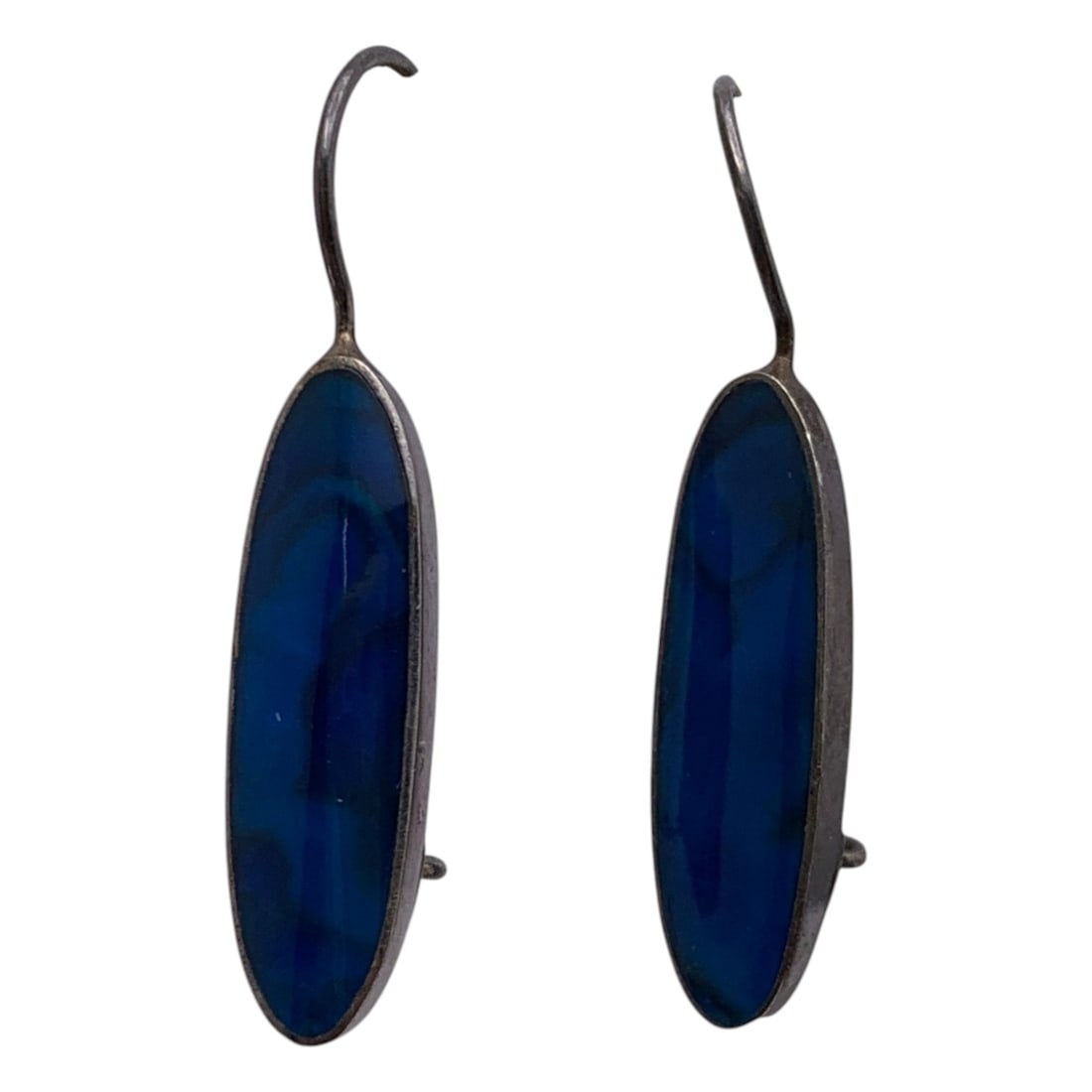 Sterling Silver & Mother Of Pearl Earrings: Sterling Silver & Mother Of Pearl Earrings Marked 925 - 1 1/4" Long - 2.1 Grams