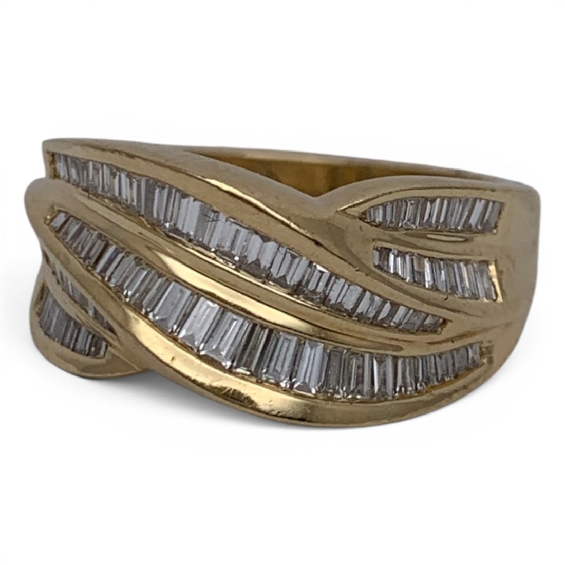14k Yellow Gold & Diamond Ring: 14k Yellow Gold Ring With A Crisscross Design Featuring Channel Set Baguette Cut White Diamonds Marked 14k - Size 6.25 - 4.2 DwtGemstones Tested With Presidium Gem Tester Il - Berners Does Not
