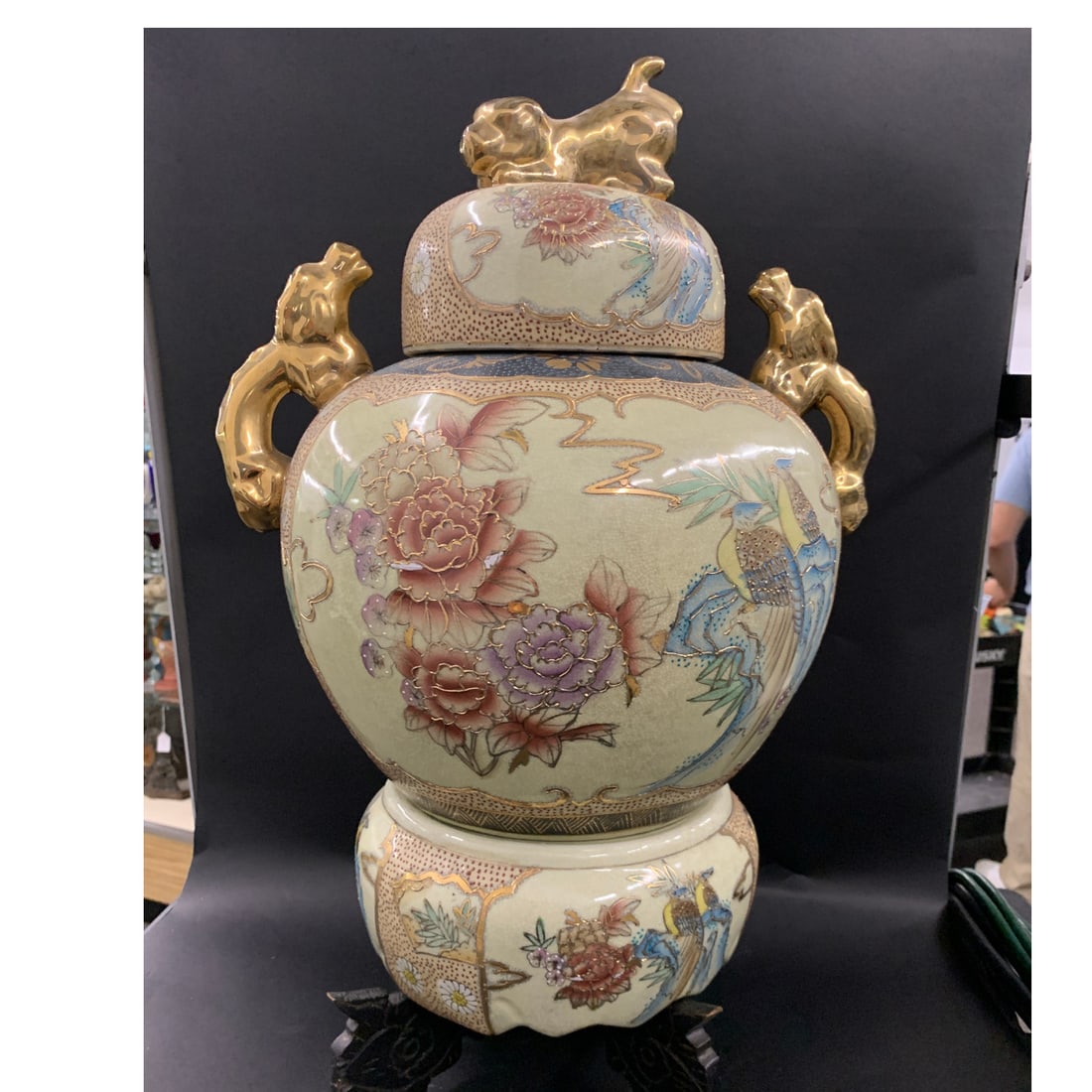 Large Royal Satsuma Earthenware Vase - 15