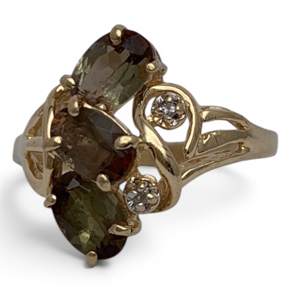 14k Yellow Gold Diamond & Spinel Ring: 14k Yellow Gold Ring Featuring 3 Oval Cut Spinel Gemstones And 2 Round Cut White Diamonds Approx. 0.02ct EachMarked 14k - Size 6 - 1.5 DwtGemstones Tested With Presidium Gem Tester Il - Berners Does N