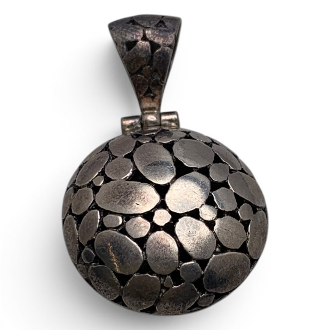 Sterling Silver Pendant: Sterling Silver Pendant Marked 925 - 1 1/4" Long - 6.2 Grams