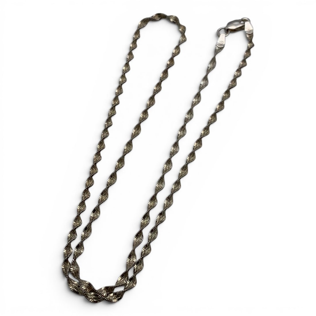 Sterling Silver Italian Twisted Necklace: Sterling Silver Italian Necklace With A Twisted Design Marked 925 - 18 3/4" Long - 3.9 Grams