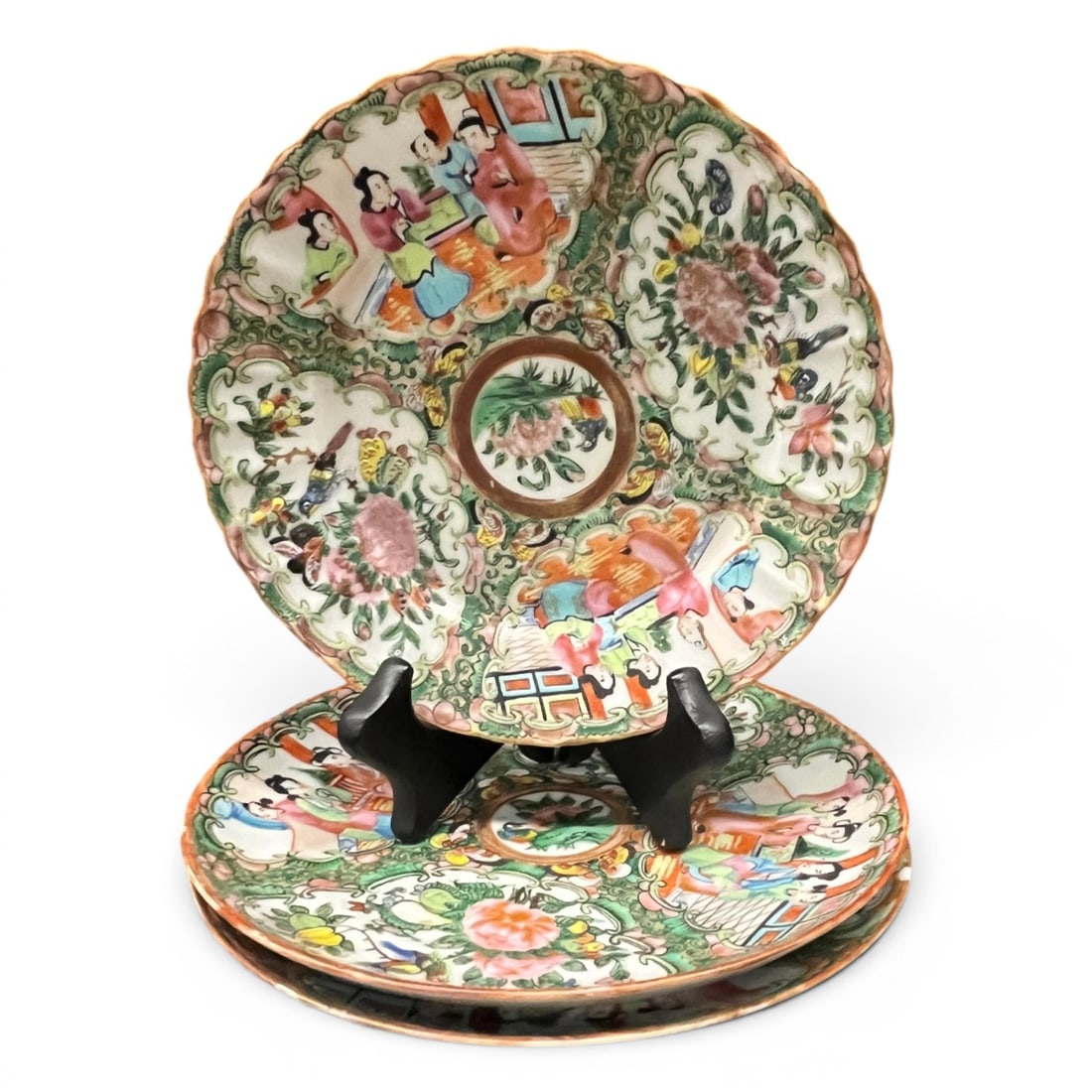 4 Chinese Export Porcelain Rose Medallion Plates (1 of 4)