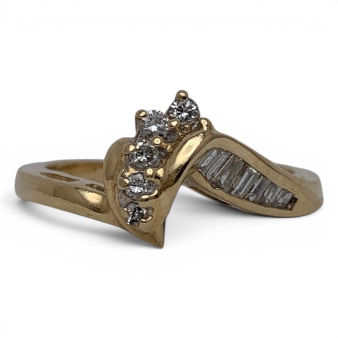 14k Yellow Gold & Diamond Ring: 14k Yellow Gold Ring Featuring Baguette & Round Cut White Diamonds Marked 14k - Size 5 - 1.7 DwtGemstones Tested With Presidium Gem Tester Il - Berners Does Not Guarantee Authenticity Of Gemstones