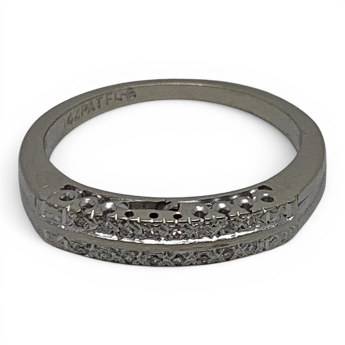 14k White Gold & Diamond Ring: 14k White Gold Ring Featuring 16 Round Cut Diamonds Approx. 0.006ct EachMarked 14k - Size 5.5 - 1.6 DwtGemstones Tested With Presidium Gem Tester Il - Berners Does Not Guarantee Authenticity Of