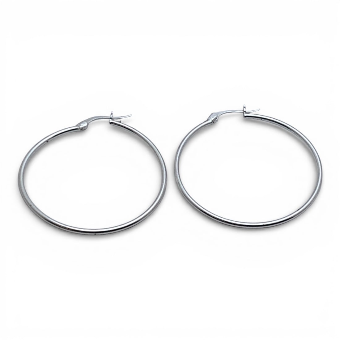 Sterling Silver Hoop Earrings: Marked 925 - 1 1/2" Long - 2.5 Grams