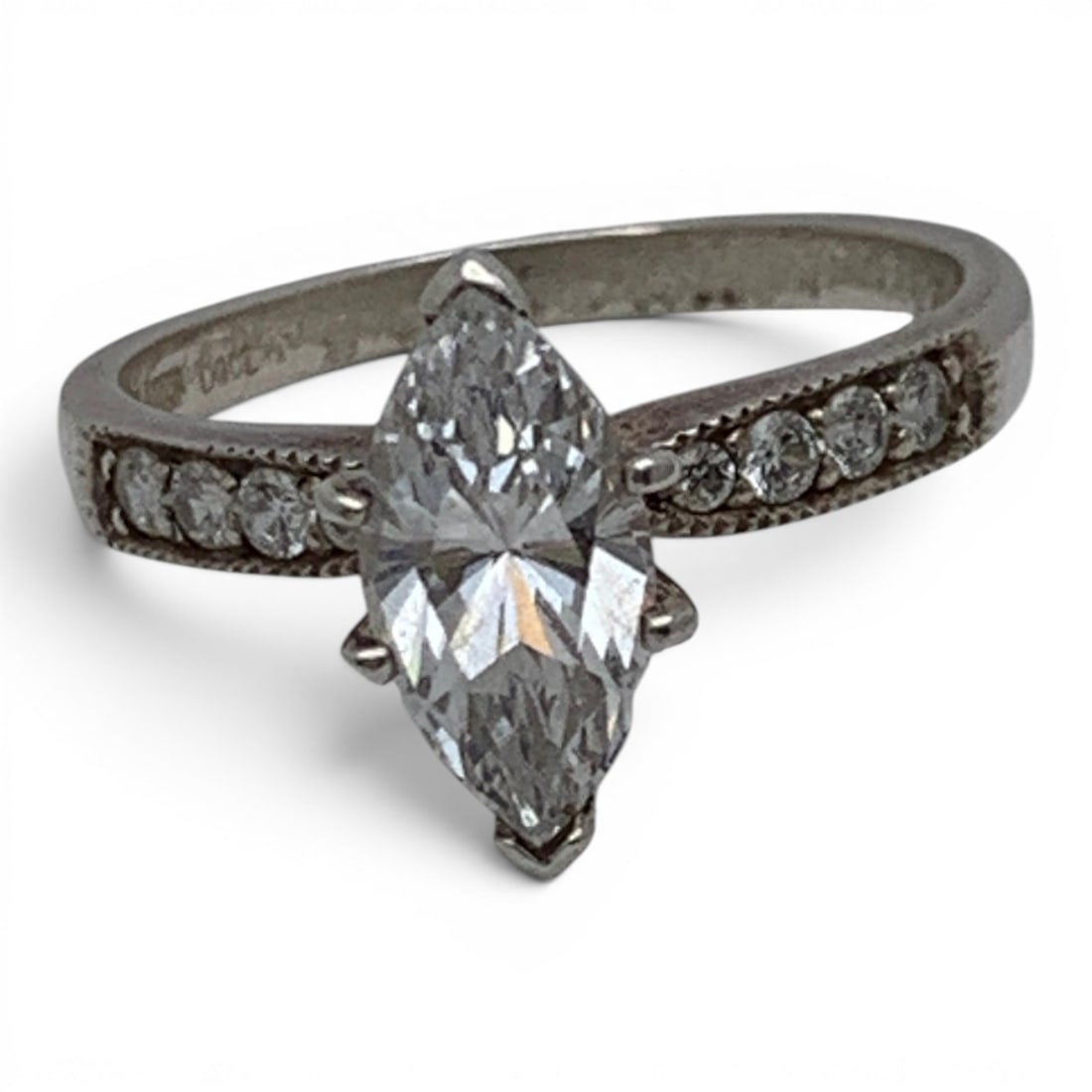 Sterling Silver & Cubic Zirconia Ring: Sterling Silver Ring Featuring Cubiz Zirconia Clear Stones Marked 925 Cz - Size 9 - 3.6 Grams