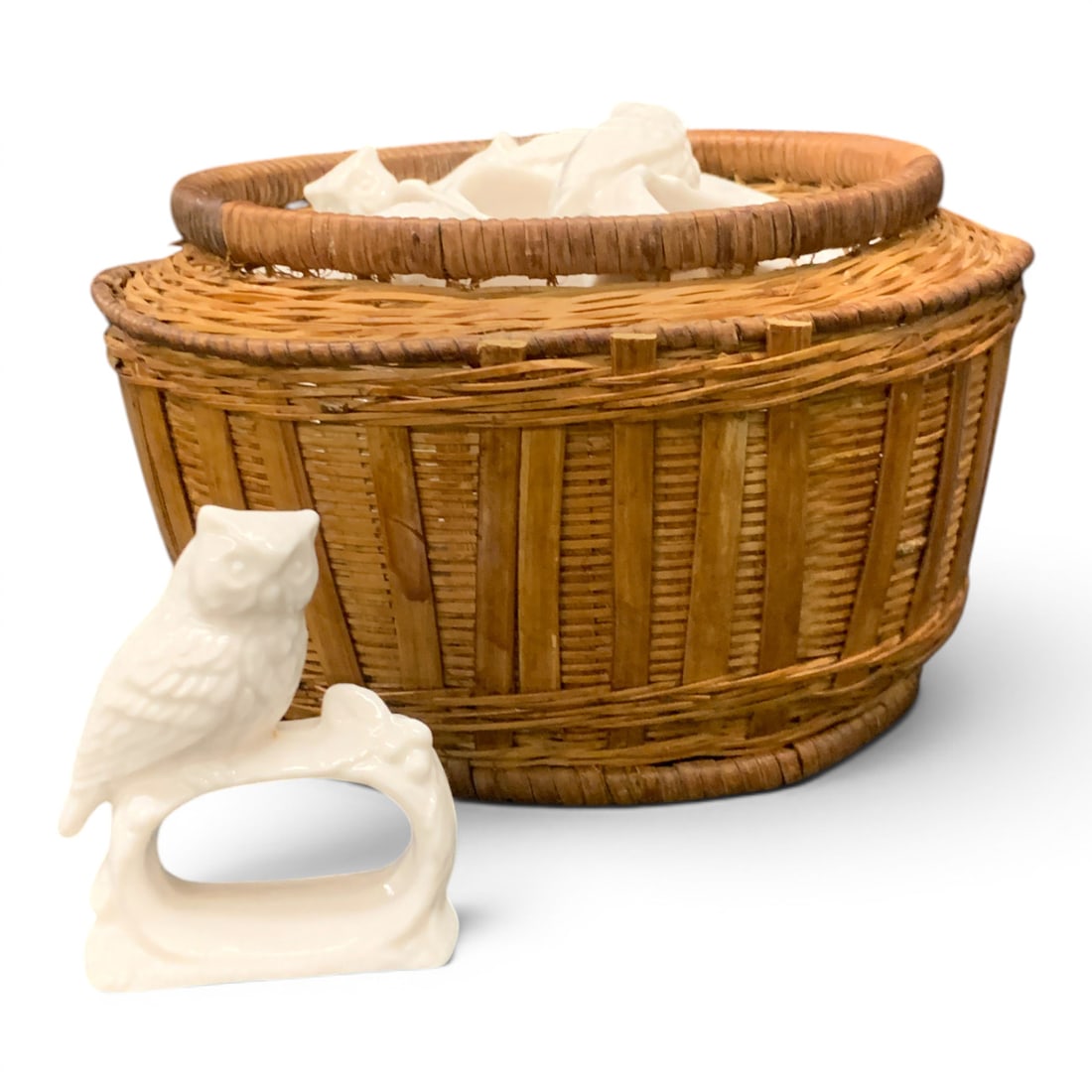 16 Molded Owl Napkin Rings In Wicker Basket (1 of 3)