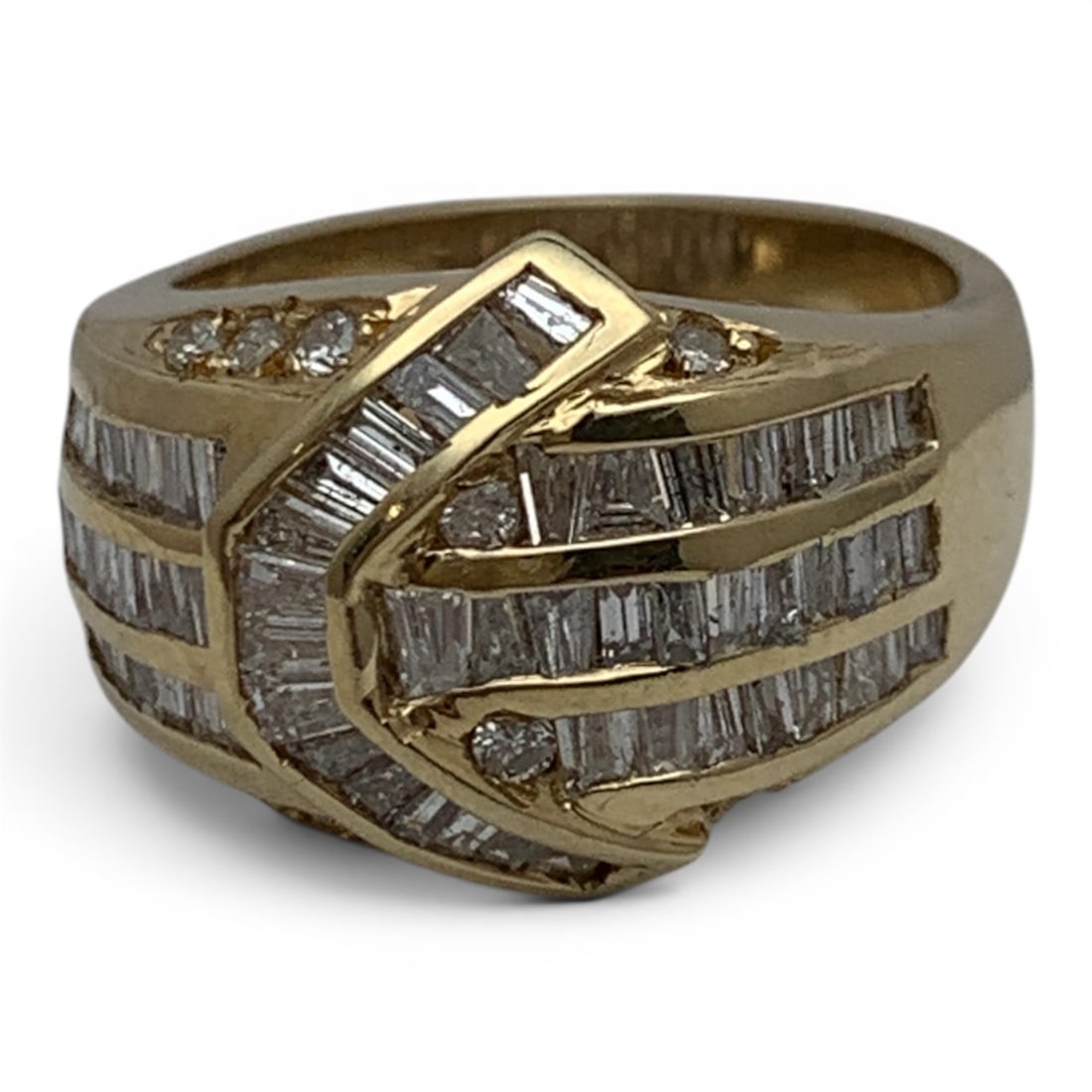 14k Yellow Gold & Diamond Encrusted Ring: 14k Yellow Gold Ring Featuring A Cluster Of Baguette Cut White Diamonds Marked 14k - Size 6 - 4.1 DwtGemstones Tested With Presidium Gem Tester Il - Berners Does Not Guarantee Authenticity Of