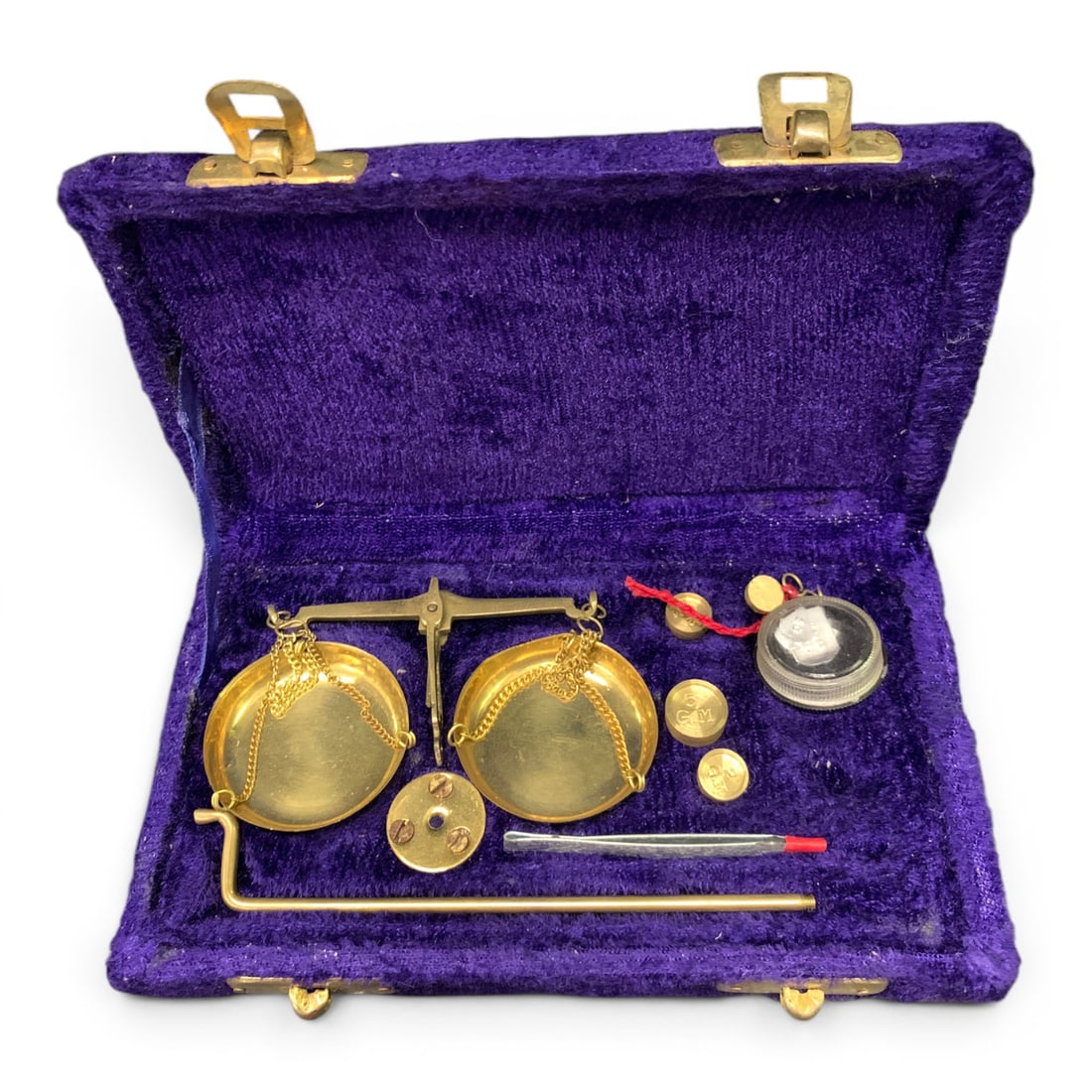 Vintage Brass Balance In Fitted Case: Vintage Brass Balance In Fitted Case