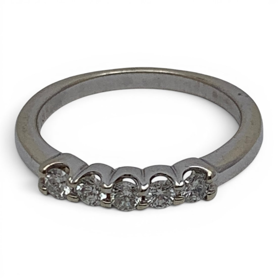 18k White Goold & Diamond Ring: 18k White Gold Ring Featuring 5 Round Cut White Diamonds Approx. 0.10ct EachMarked 18k - 6 - 2.0 DwtGemstones Tested With Presidium Gem Tester Il - Berners Does Not Guarantee Authenticity Of Gemstones