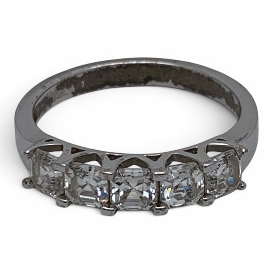 Sterling Silver & Cubic Zirconia Ring: Sterling Silver Ring Featuring Square Cut Cubic Zirconia Clear Stones Marked: 925 Cz - Size 9 - 3.5 Grams