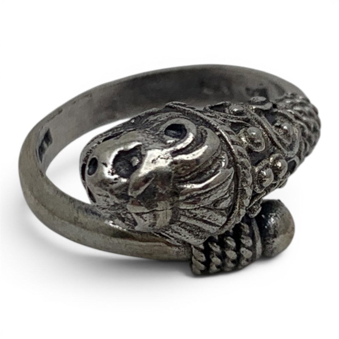 Sterling Silver Lion's Head Ring: Sterling Silver Ring Featuring A Lion's Head On One End Of The Ring Marked: 925 - Size 6.25 - 4.3 Grams