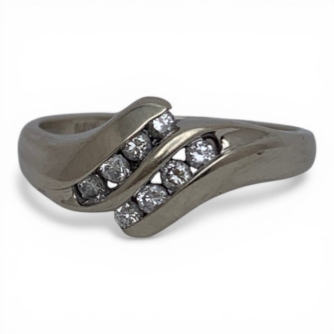 14k White Gold & Diamond Bypass Ring: 14k White Gold Ring With A Bypass Design Featuring 2 Rows Of 4 Round Cut Diamonds Approx. 0.05ct Each. 8 Total Diamonds & Approx. 0.4ctw Of Diamonds.Marked 14k - Size 8 - 1.9 DwtGemstones Tested With