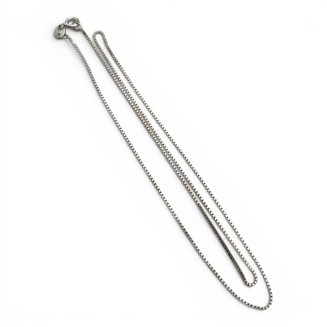 Sterling Silver Italian Box Chain Necklace: Sterling Silver Italian Necklace In A Box Chain Style Marked: 925 - 18" Long - 1.7 Grams
