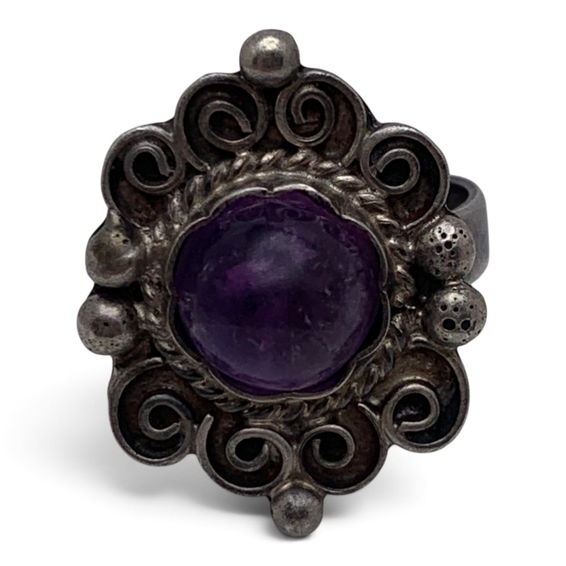 Vintage Mexico Sterling Silver & Purple Stone Ring: Vintage Mexico Sterling Silver Ring Featuring A Purple Stone Tests Silver - Size 7 - 5.3 Grams