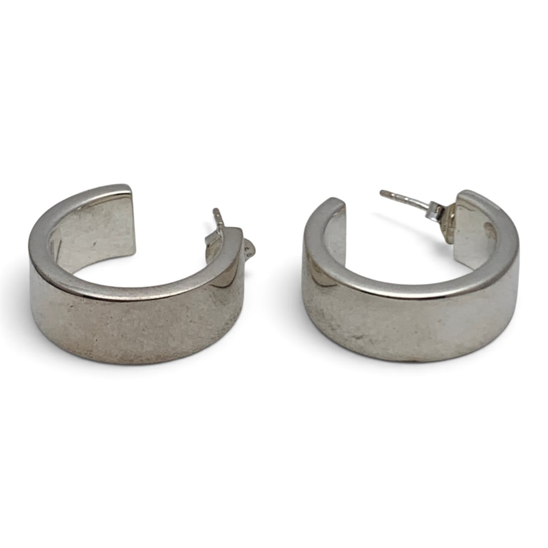 Pair Of Silver Earrings (1 of 5)