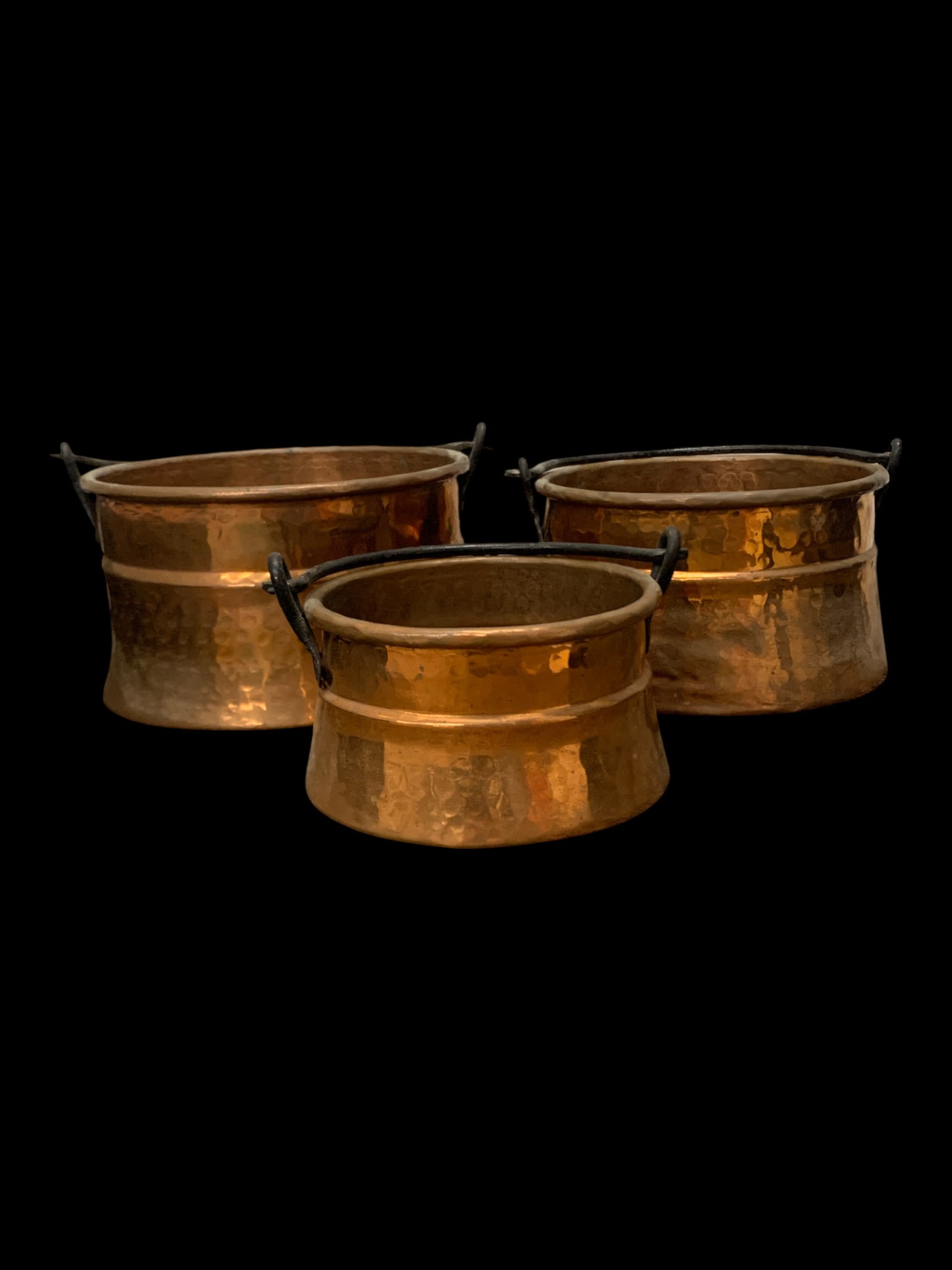 3 Vintage Copper Pots: 3 Vintage Copper Pots With Black Metal Handles 3 3/8", 4 3/8" & 5" Tall