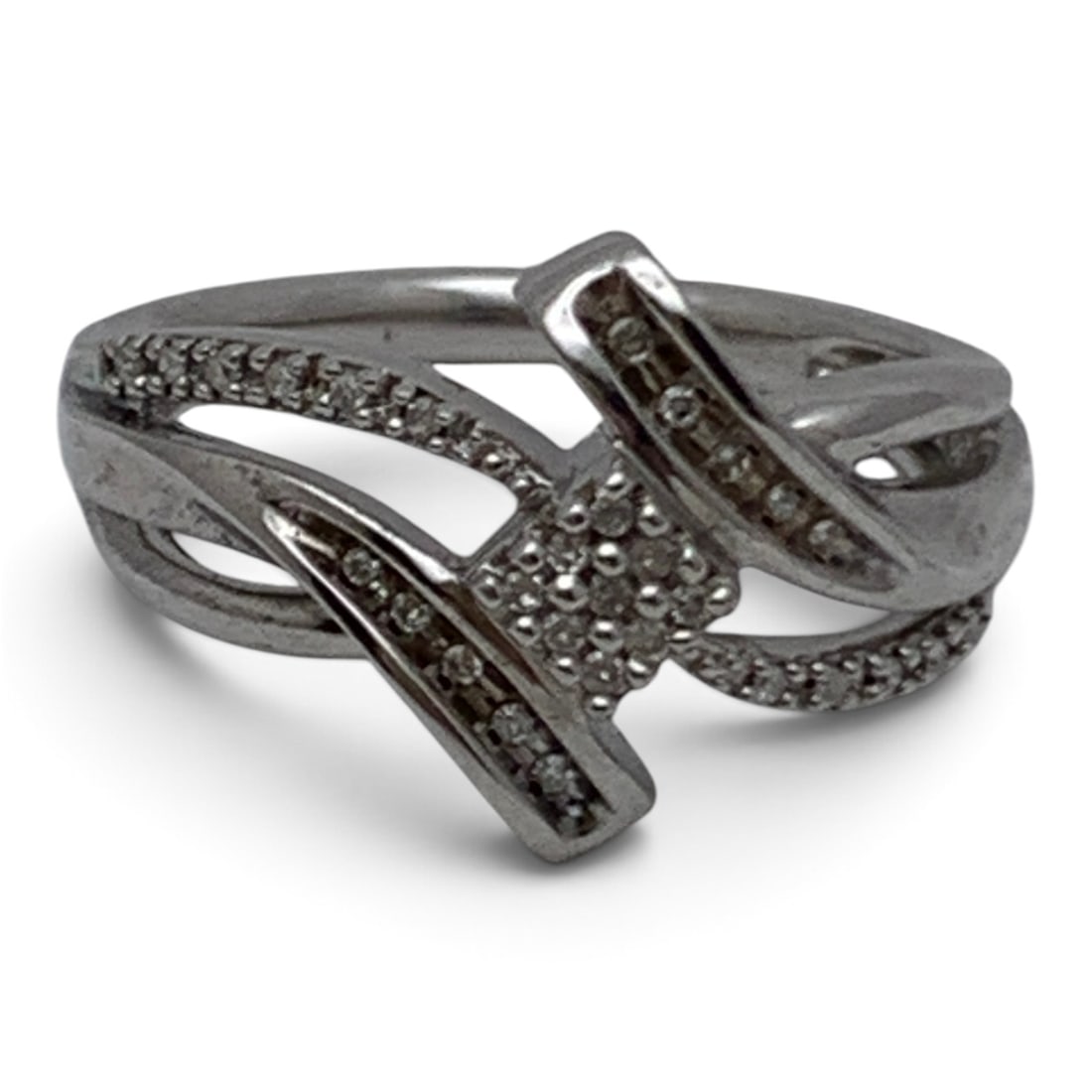 Sterling Silver & Diamond Ring: Sterling Silver Ring Featuring White Round Cut DiamondsMarked: 925 - Size 7 - 4.3 Grams