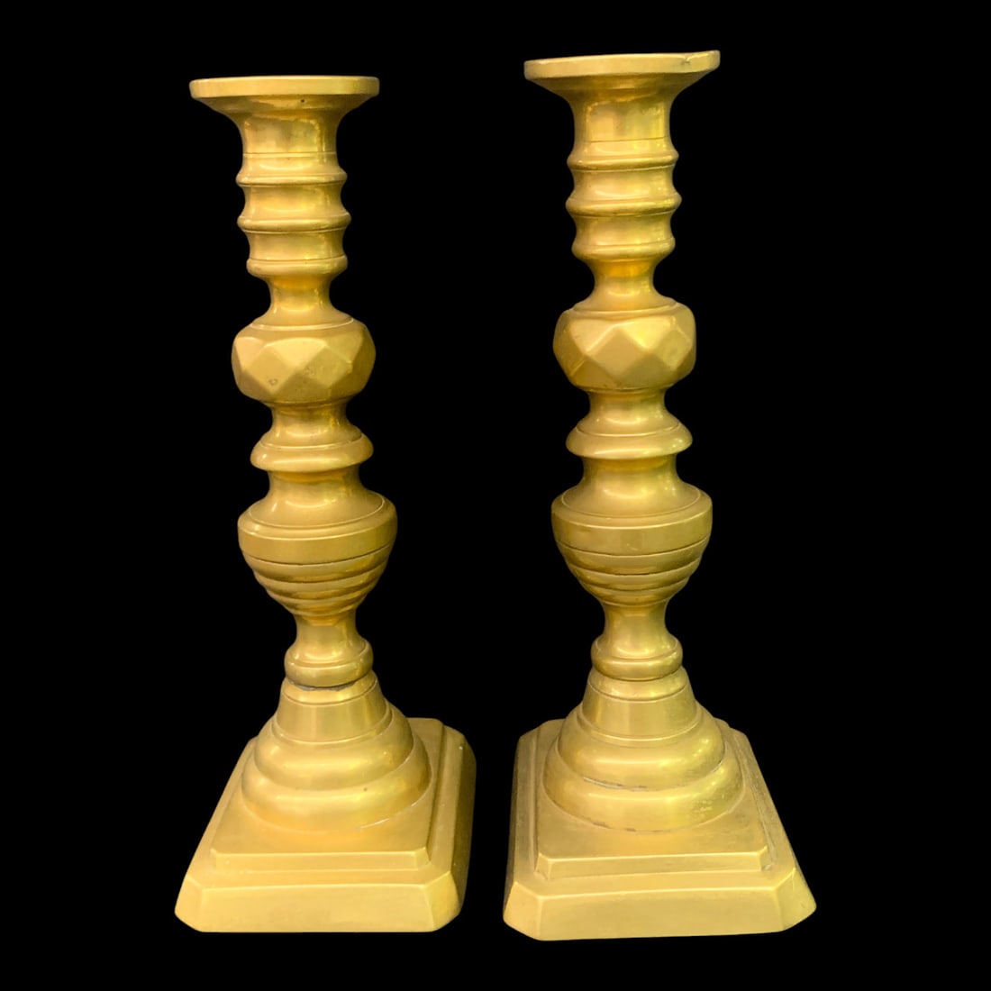 Pair Of Vintage Brass Candlesticks: Pair Of Vintage Brass Candlesticks10" Tall