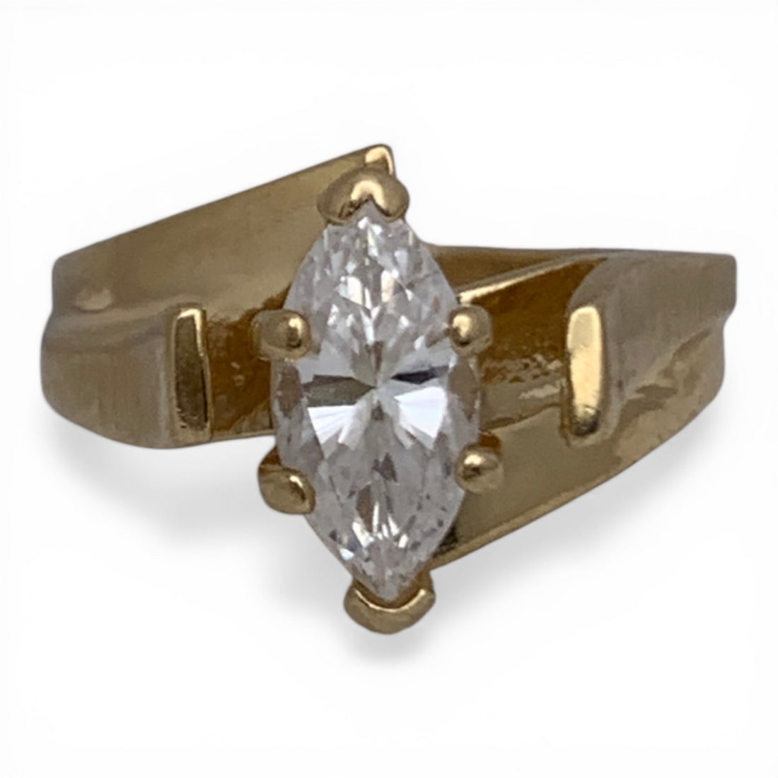 14k Yellow Gold & Clear Stone Ring: 14k Yellow Gold Ring Featuring Marquise Cut Clear Stone.Marked: 14k - Size 6.5 - 3.2 Dwt