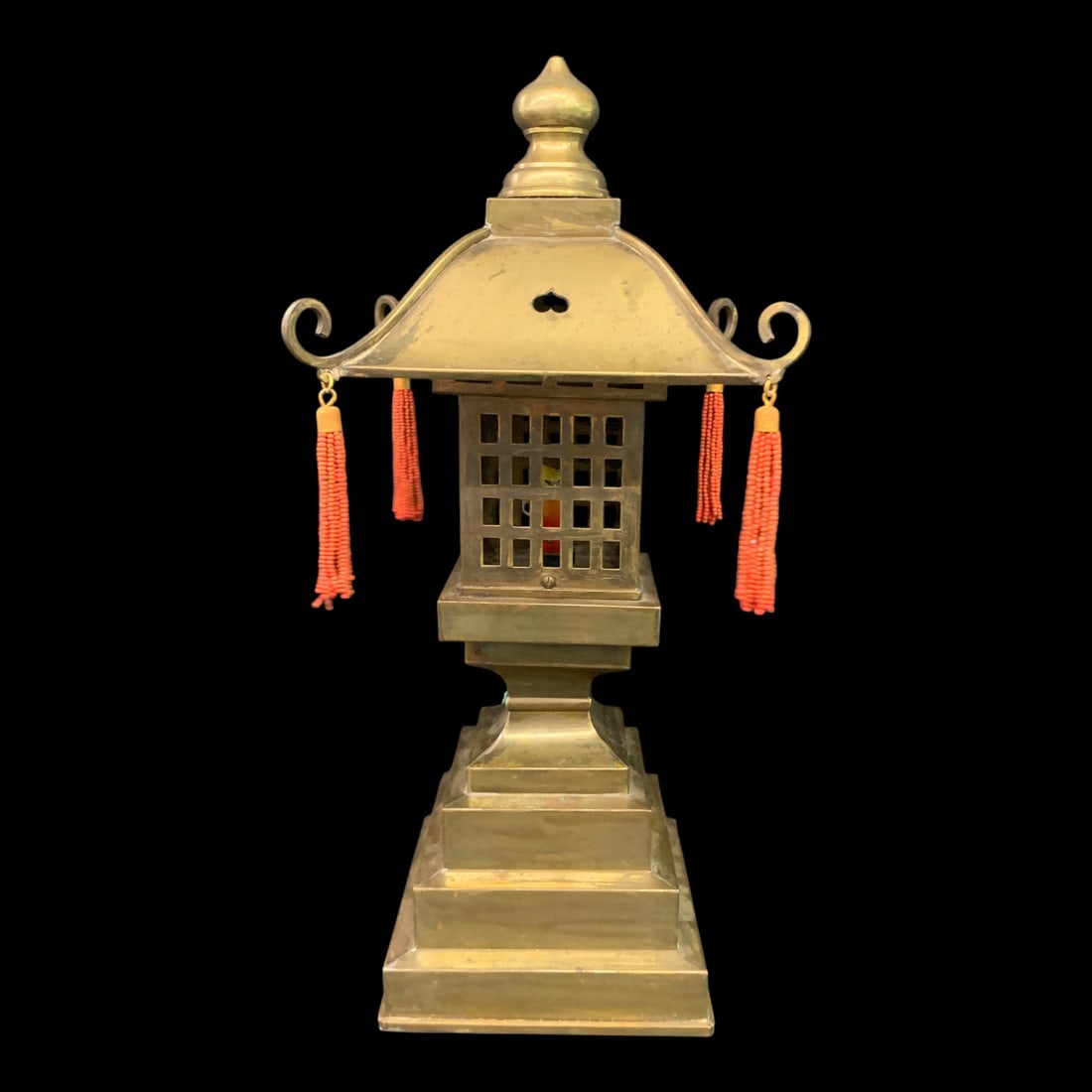Vintage Japanese Brass Pagoda-style Table Lamp: Vintage Japanese Brass Pagoda-style Table Lamp14" Tall