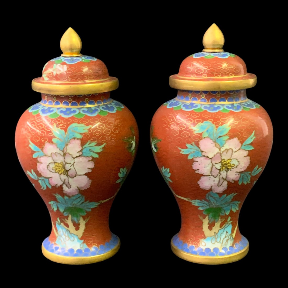 Pair Of Vintage Chinese Cloisonne Vases: Pair Of Vintage Chinese Cloisonne Vases Featuring A Red Background With Colorful Detailing5 1/2" Tall
