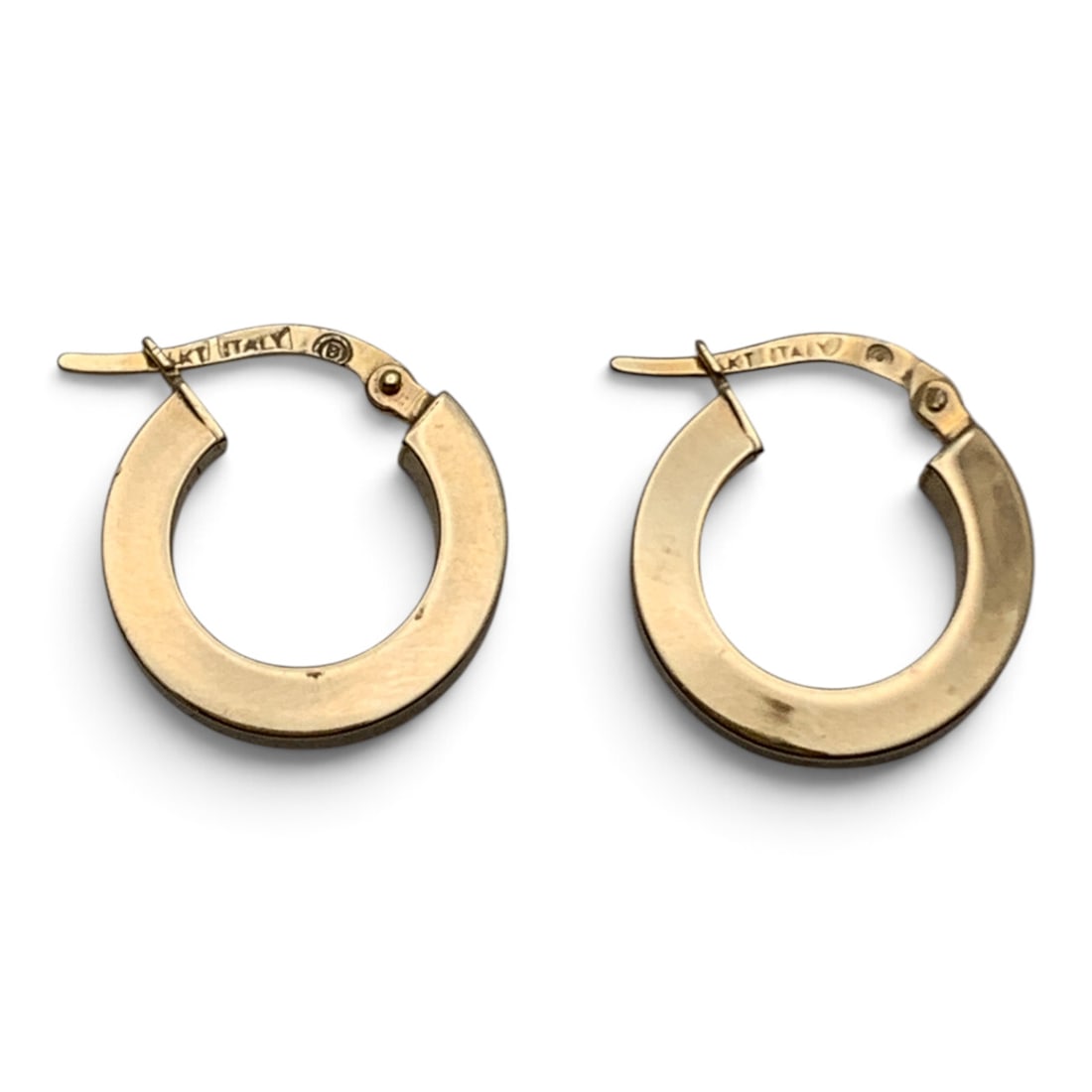 Pair Of 14k Yellow Gold Italian Hoop Earrings: Pair Of 14k Yellow Gold Italian Hoop Earrings Marked: 14k - 5/8" Long - 1.0 Dwt