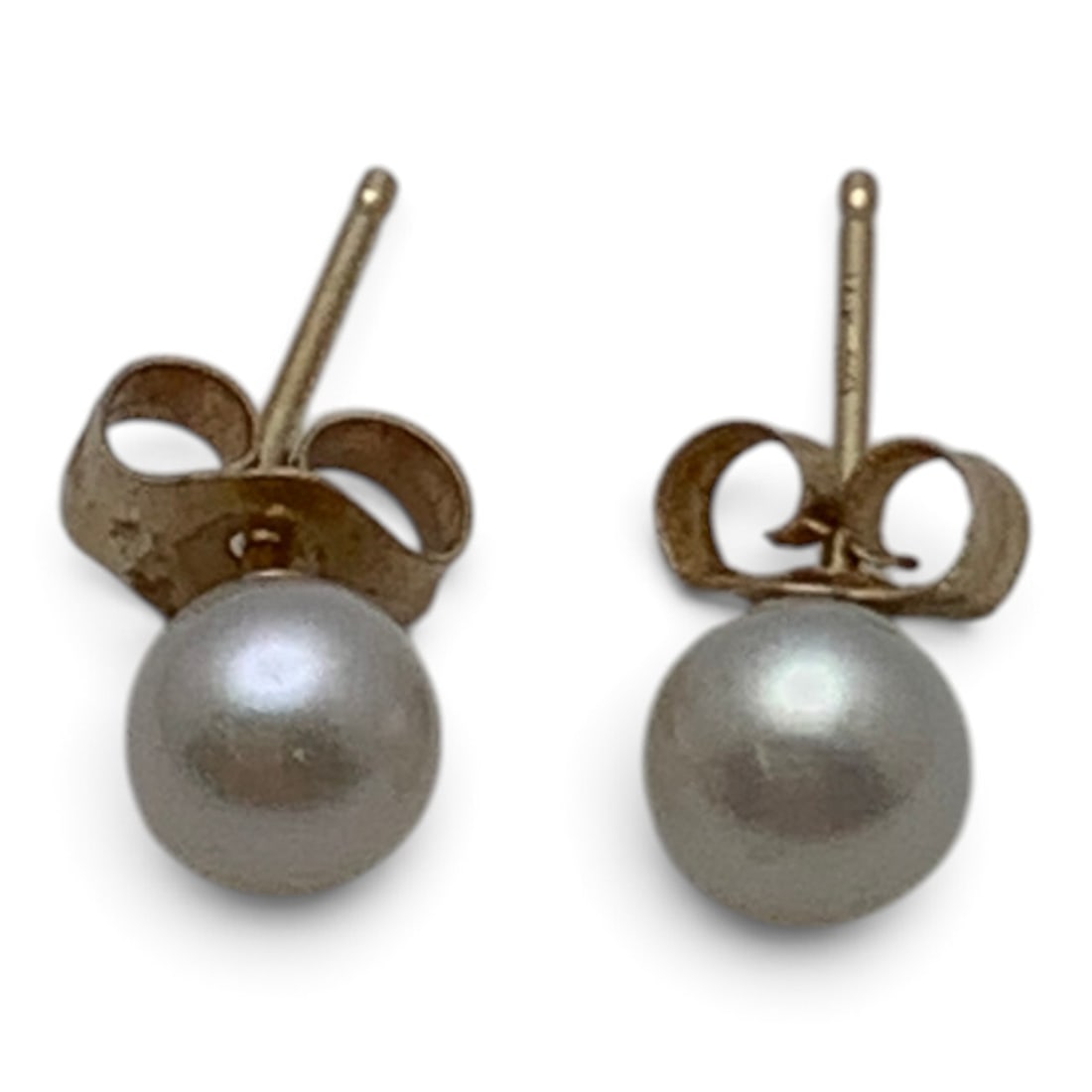 Pair Of 14k Yellow Gold & Pearl Earrings: Pair Of 14k Yellow Gold Earrings With A White Pearl Marked: 14k - 1/8" Diameter - 0.3 Dwt