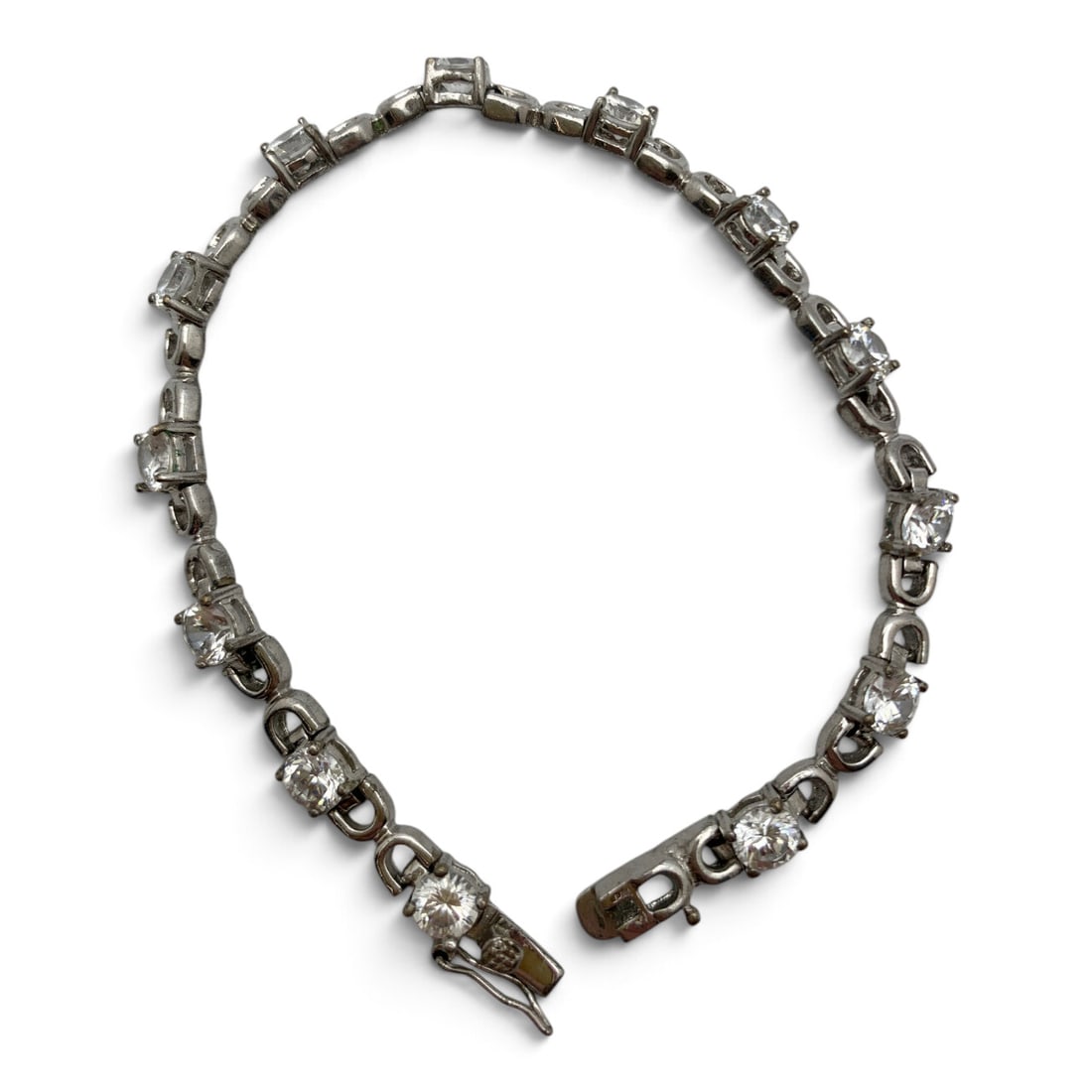 Vintage Sterling Silver & Clear Stone Bracelet: Vintage Sterling Silver Bracelet Featuring Round Cut Clear Stones Marked: 925 - 7 1/2" Long - 13.8 Grams