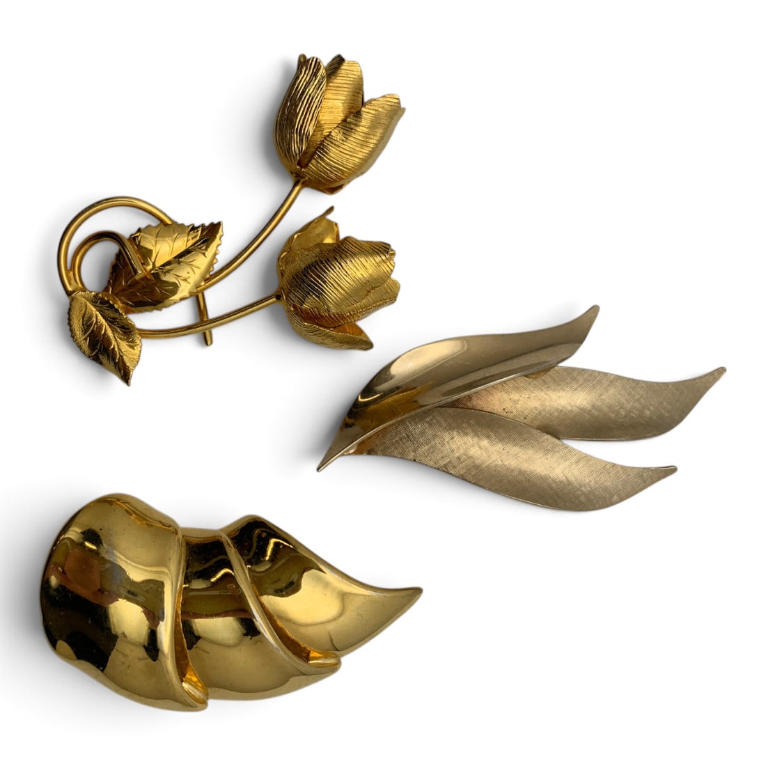 3 Vintage Gold Tone Fashion Pins (1 of 3)