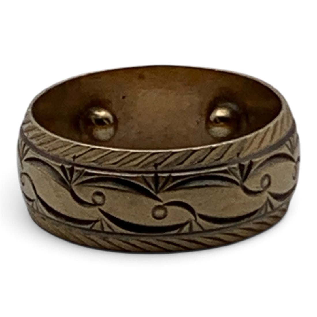 Vintage 14k Yellow Gold Band: Vintage 14k Yellow Gold Band Featuring Intricate Engraved Design Marked: 14k - Size 6 - 4.1 DwtGemstones Tested With Presidium Gem Tester Il - Berners Does Not Guarantee Authenticity Of Gemstones