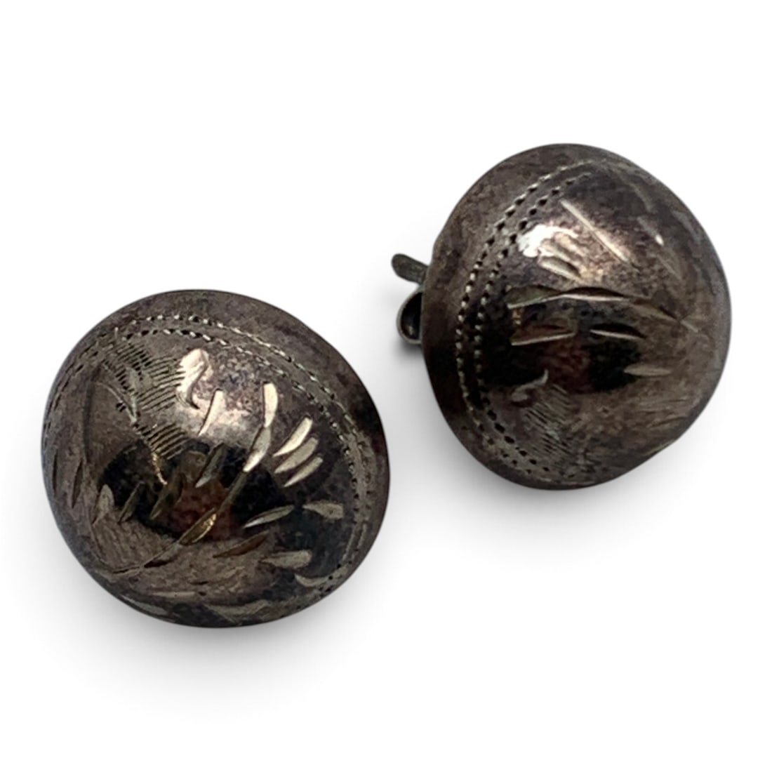 Pair Of Vintage Sterling Silver Etched Earrings (1 of 4)